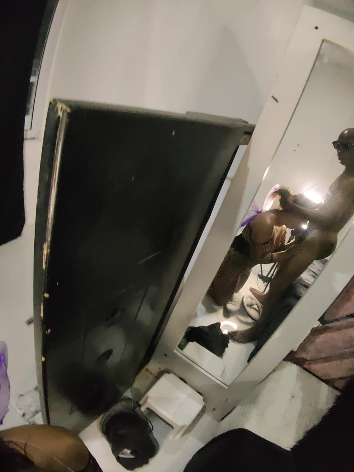 PABLO N3GROBAR: Alice di tanah besar. Sudut pandangan pertama zakar Tinker Bell