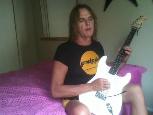 Lizzy Yum vintage and behind the scenes interviews: Lizzy Yum Vintaj dan Di Sebalik Tabir 15