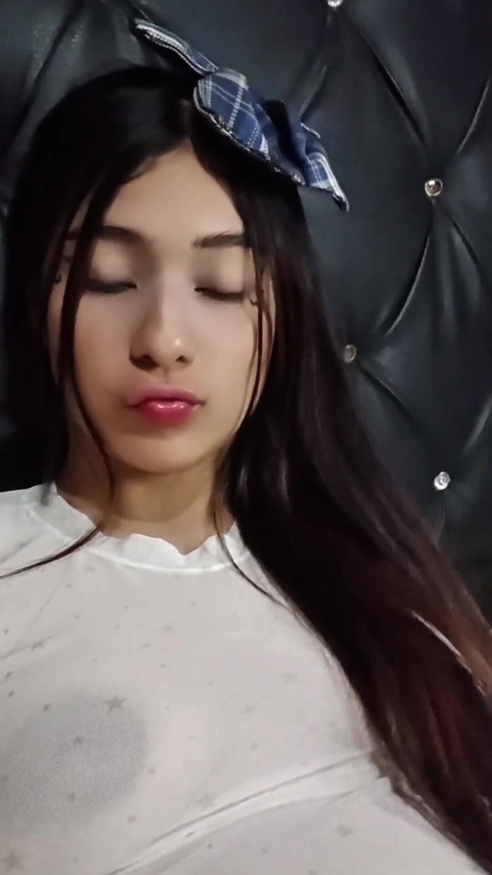 Yuli and tony: Aktorka porno masturbuje się