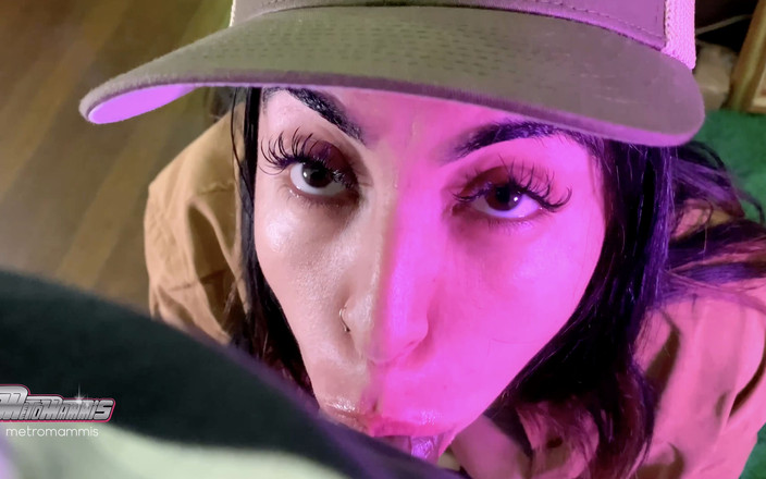 Metro Mammis: Metromammis - la ragazza delle consegne ottiene tutto il grande nero...