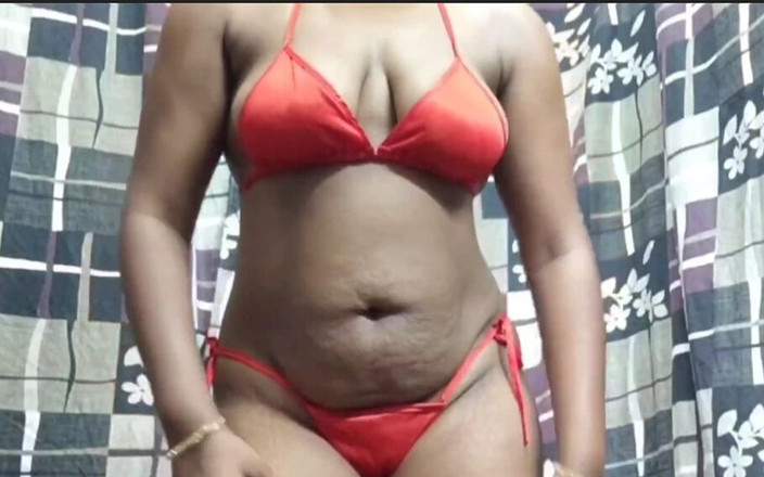 Yourlaxmi: Ragazza nera in bikini sesso bollente e sperma nella figa