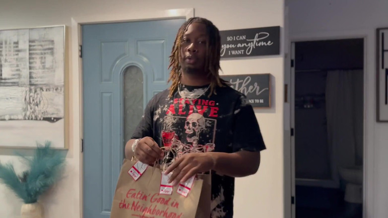 Kendale: Sticky Situation 4 Delivery Guy When Horny Customer Fines Him Attractive
