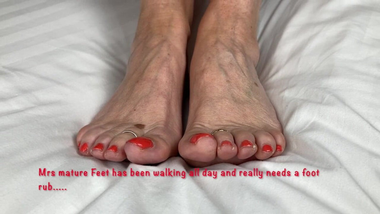 Mr MF: Mrs Mature Feet Really Needing Someone to Massage and Oil...