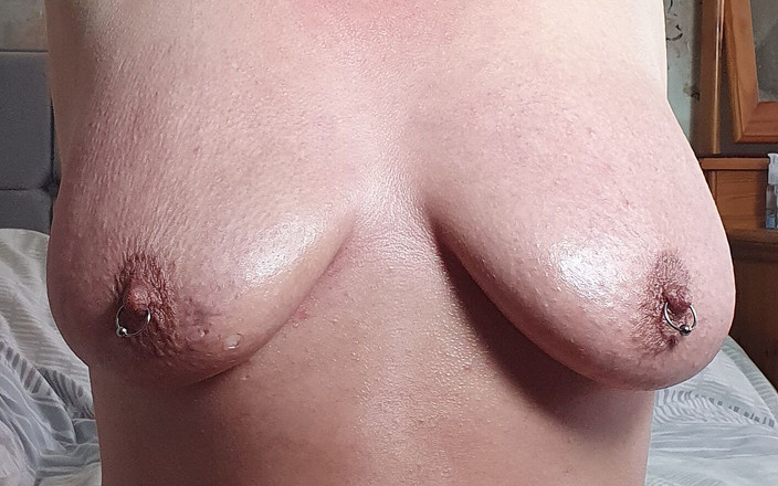 Insatiableme: Anální hák a cizí dildo