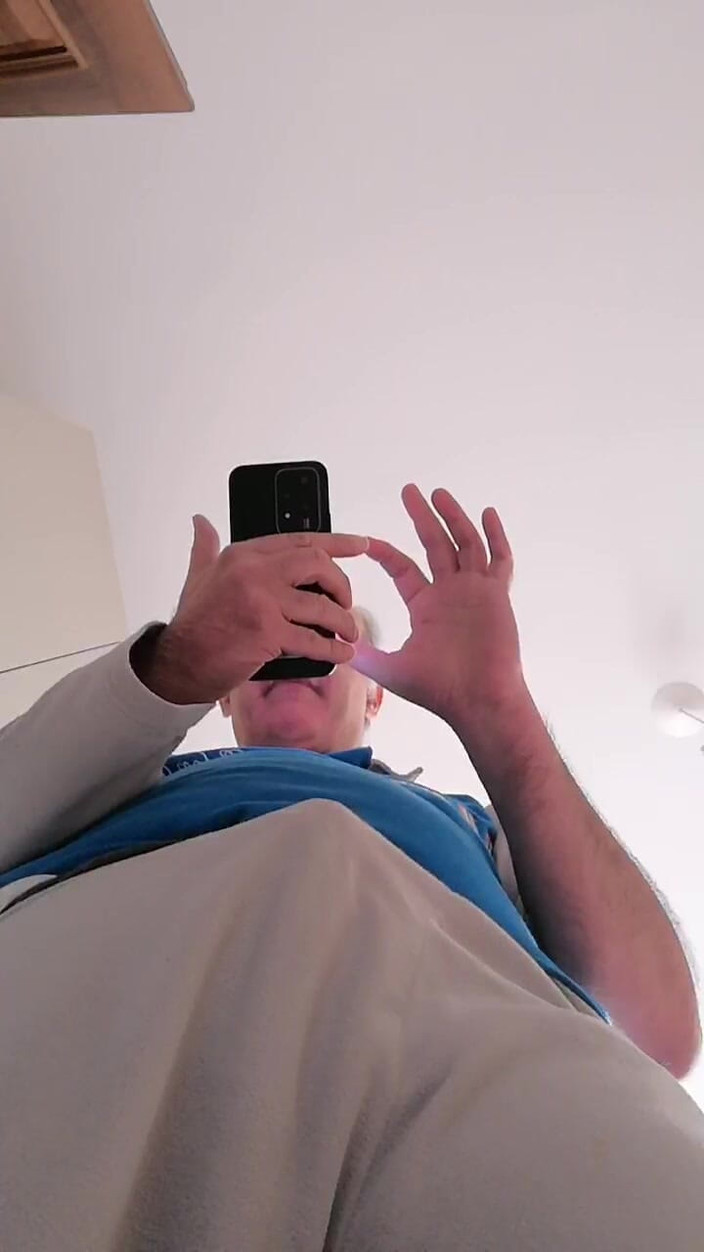 Setesesso7: Tu entends le bruit de ma main qui se branle...