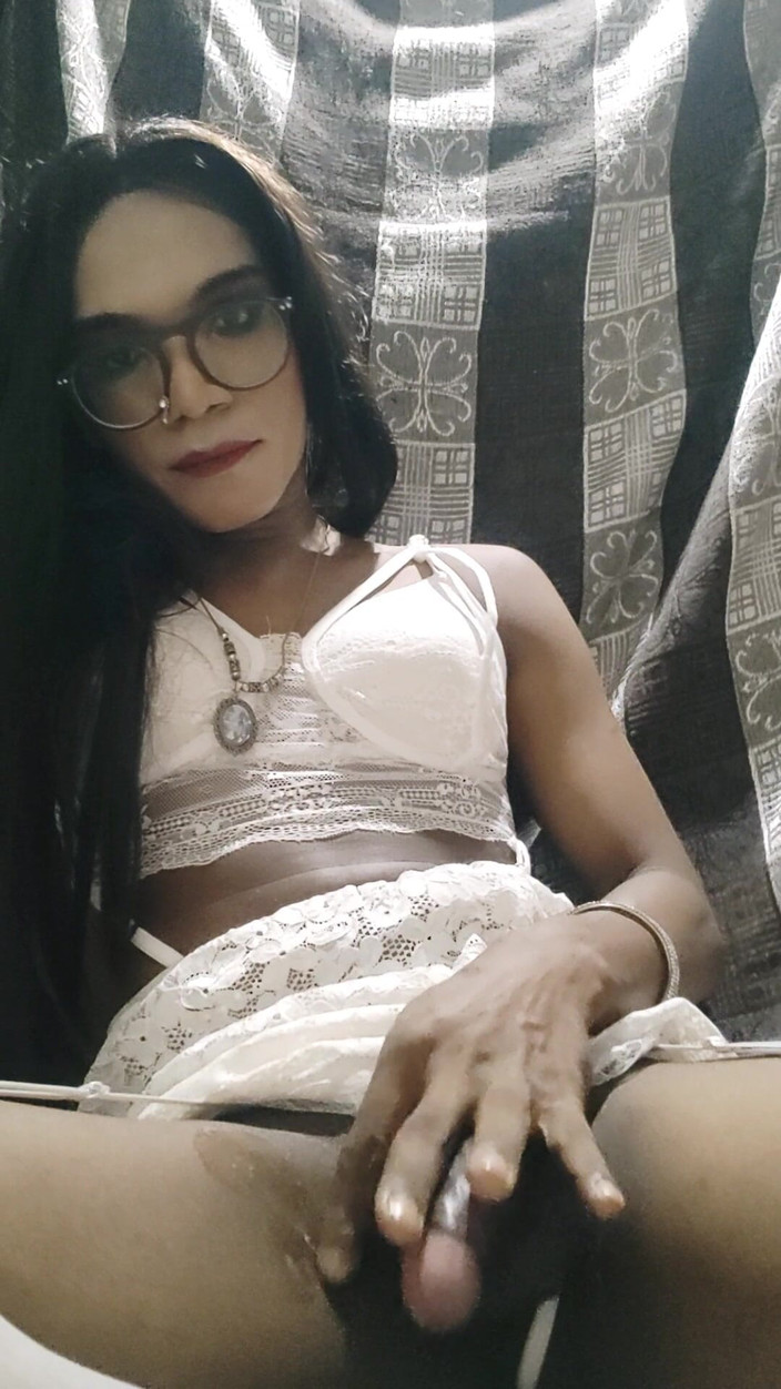 Keerthanakeerthi95: Indian Sissy Girl Milking Cock in White Babydoll