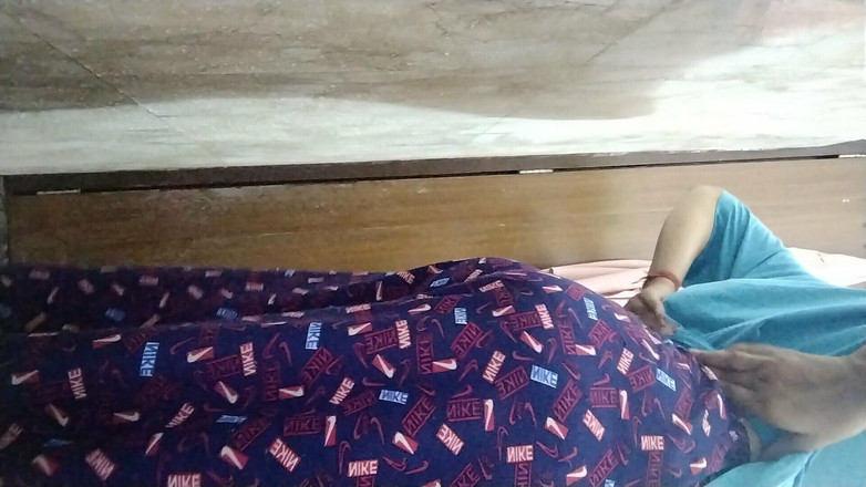 Riyathakur: Cô vợ trẻ của tôi cho thấy thủ dâm nhẹ...