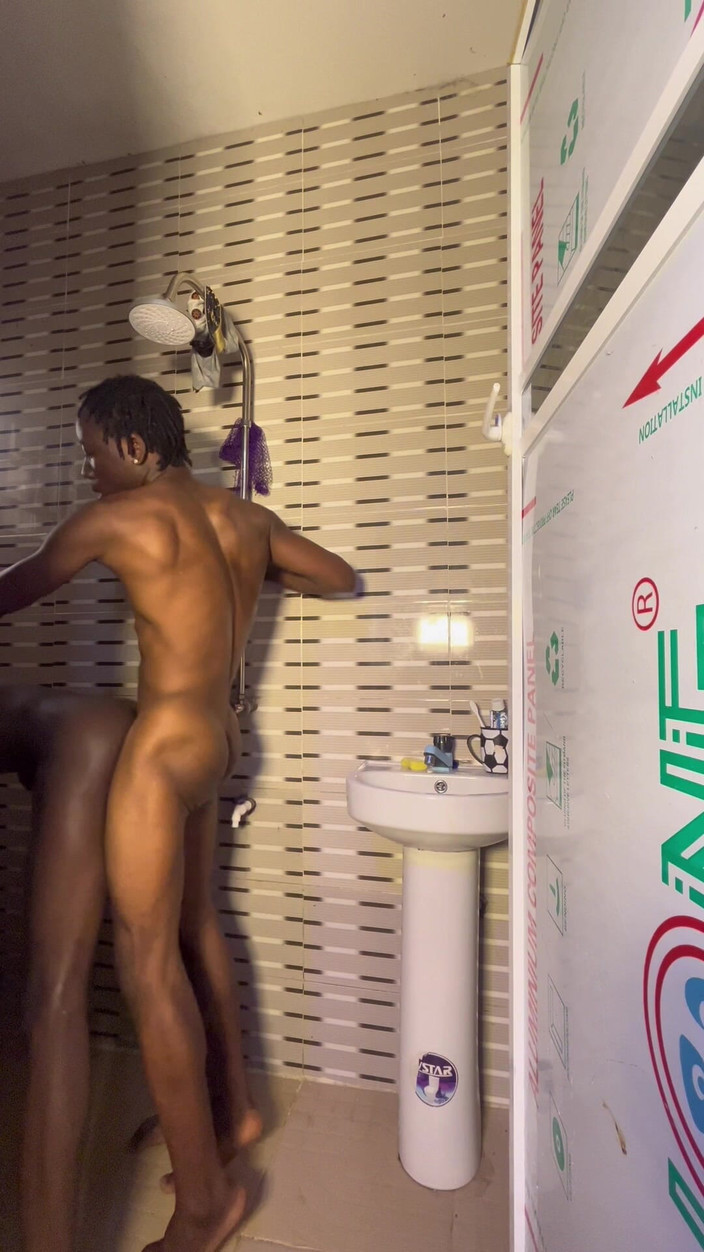 Blacksexy: プレシドとバスルームセクシー