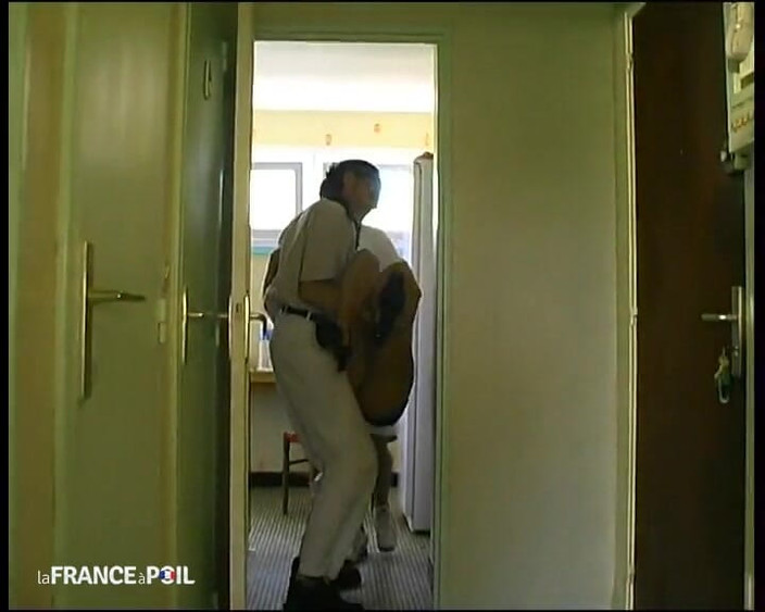 Rue Chaude: Gadis hot rambut pirang dengan besar ini di-bully sama abang...