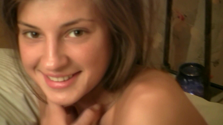 Dirty fantasy: 쪼이는 보지를 자위하는 유혹하는 의붓딸