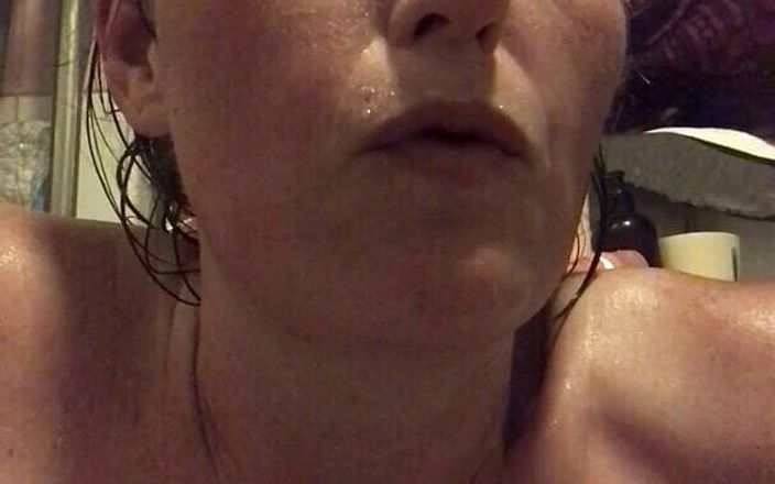 Rachel Wrigglers: Відео від першої особи - після того, як мене збудила мегагаряча ванна, мені довелося вийти, сісти збоку і зняти край