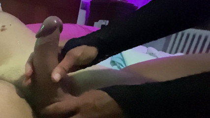 Sexentaynuevex: Melancap waktu malam dengan penderaan telur lembut: dia mengurut zakar...