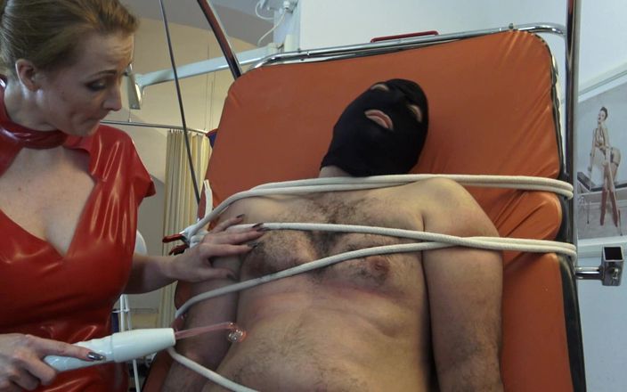 Femdom Austria: Ro stick terwijl ik hem verbaal verneder en in zijn...