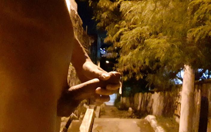 Lekexib: Naked Handjob on the Street Stairs