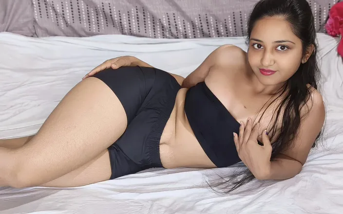 Dogimaster: Indian Desi Girl Must Kiss on the Pretext of Shopping
