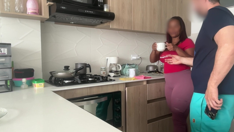 Time traveler: Latina Maid with Huge Ass His Boss Can't Resist