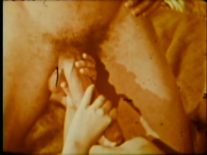 Vintage Usa: A crazy huge massive cock for a little vintage bitch!