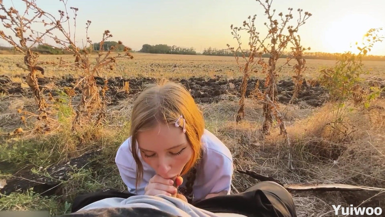 Yuiwoo: Jemné kouření při západu slunce Od krásné ruské zrzky