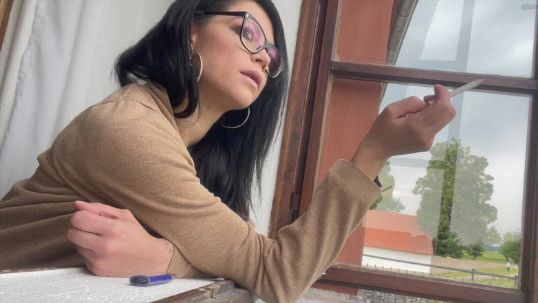 Shione Cooper: 22 minut video kompilace mého kouření