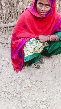 Bihar tr Xhtad Village Nomita Bhabhi si sditalina all'aperto