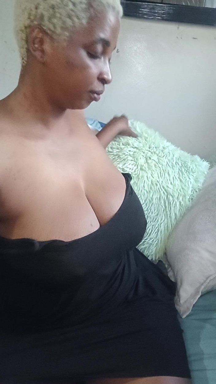 Upstreamwhisper: Mollige stiefmoeder