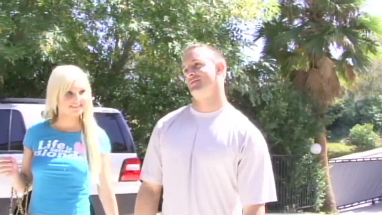 Slutty Milf: Blonde gets a warm facial cumshot from her dude