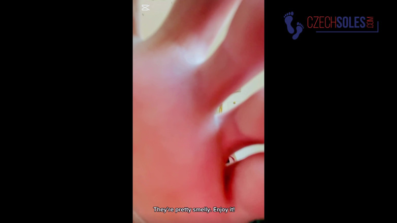 Czech Soles - foot fetish content: Ngửi đôi chân nylon ướt át của tôi pov