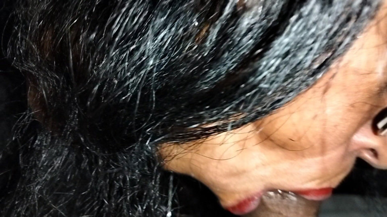 DogSafdo: Mature Masseuse Gives a Wonderful Blowjob