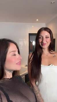 2 Hot Friends in the Jacuzzi