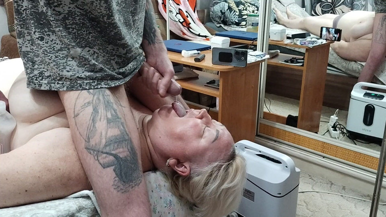 Zona901: 彼女に熱い精液を与えるためにチンコをしごいている