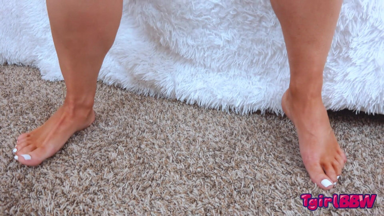 Tgirl BBW: 흑인 대물 자지에게 따먹히는 걸레년 나오미 모안