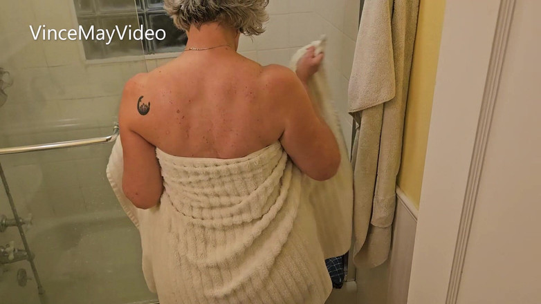 VinceMayVideo: Masa mandi dengan Nenek Kegemaran Semua Orang 2