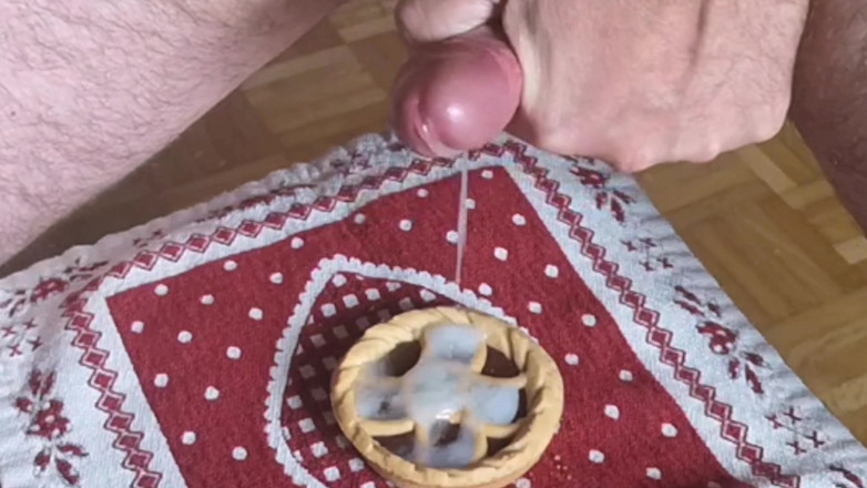 Cicci77: Cicci77 bereidt een nieuw sperma-ontbijt met Pedro om de dag...