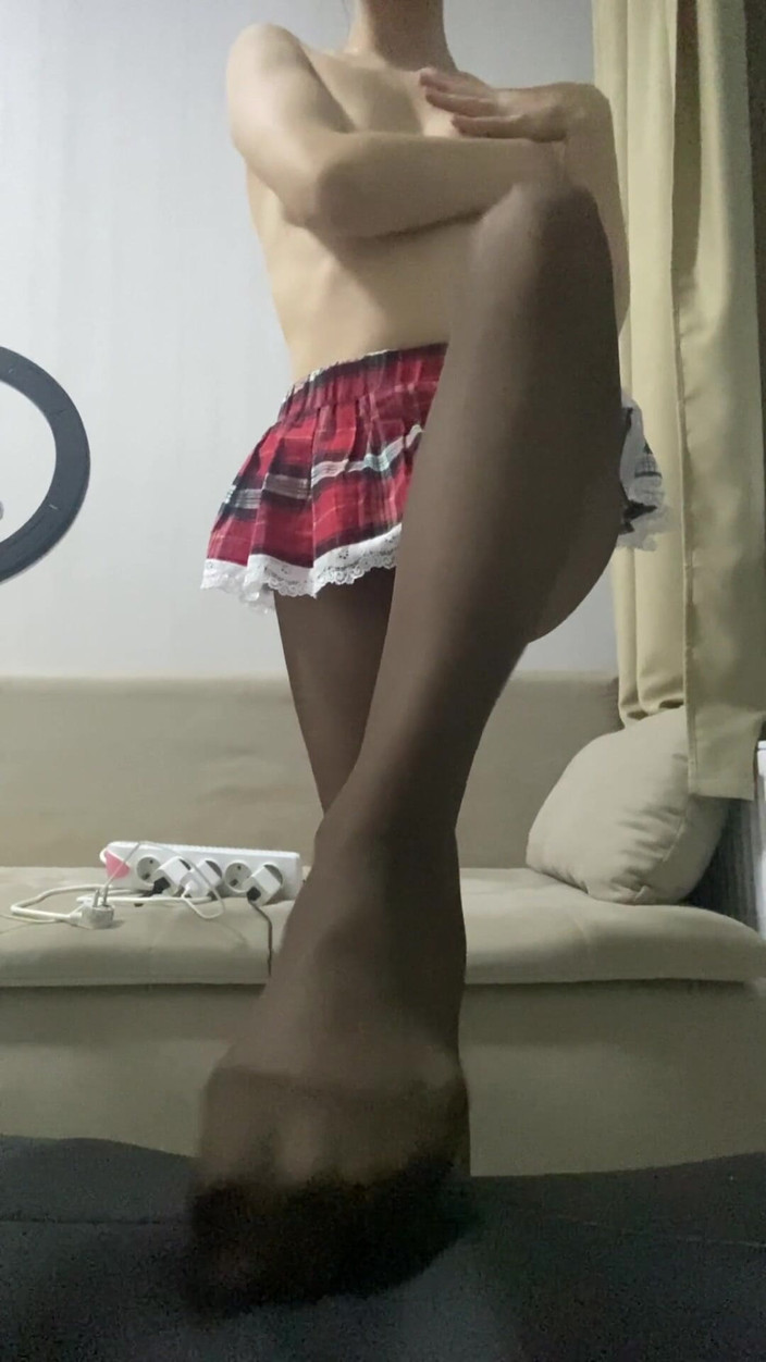 teenstep: Awek remaja manis dalam pakaian ketat dan skirt