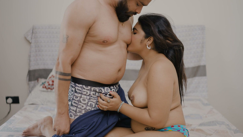 Pyari gudiya: Une indienne sexy du village se fait baiser derrière le...