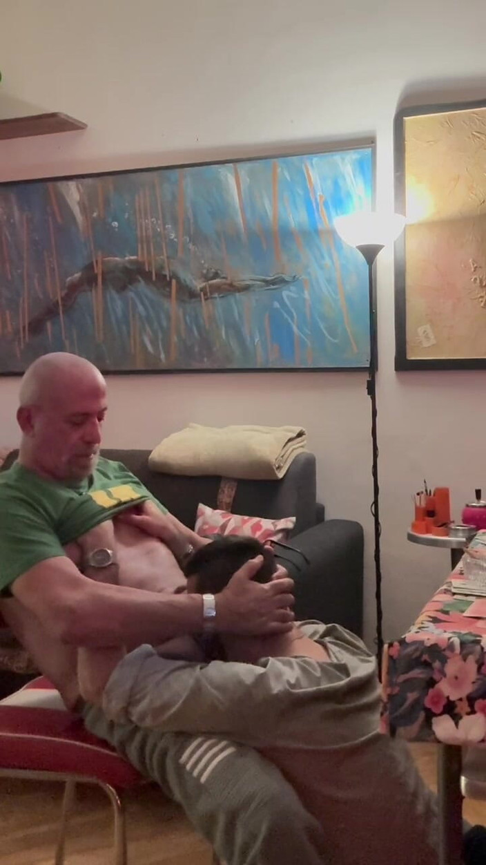 GiangyBoy: 我的占主导地位的男人操我没有避孕套 1