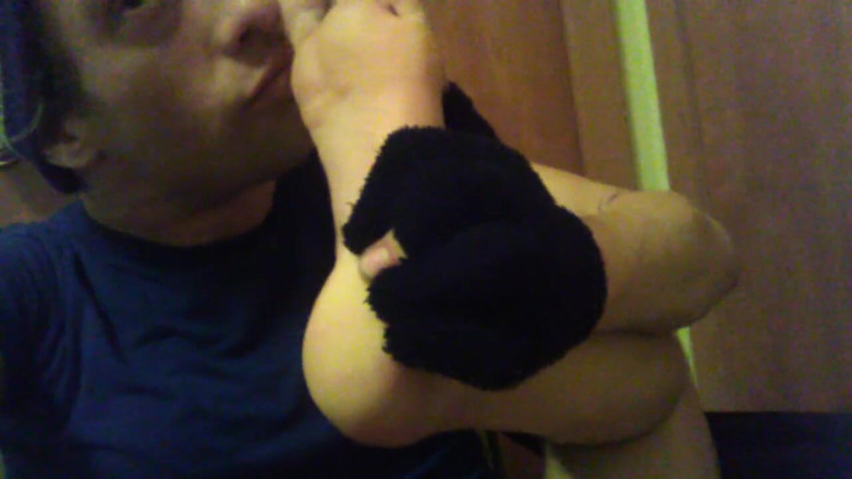 LilTaste: Sniffing and Touching My Dirty Foots and Sock to My...