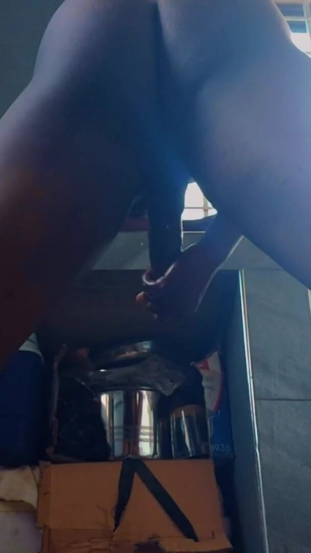 Bbc-godaddy: Домохозяйка горничная дрочит мадам-миллионерша, ее долбит и лижет очко ее коллега