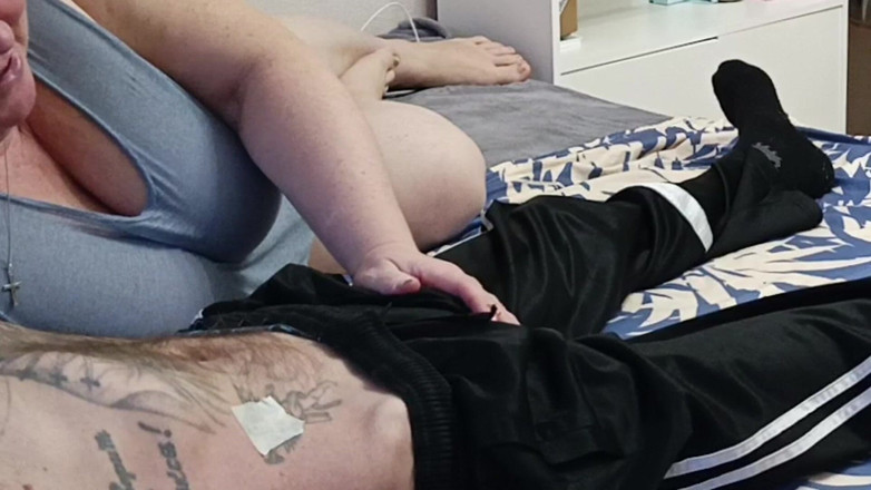 Zona901: Tetanggaku suka banget dicrot di mulutnya