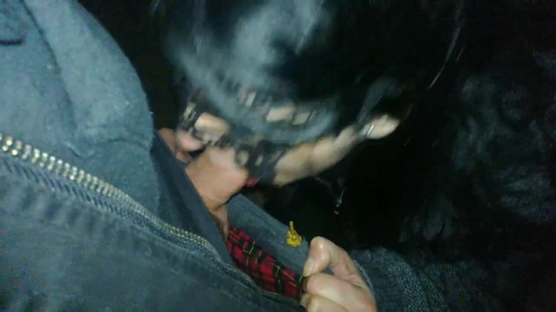 Toilet Mommy: J’adore quand il éjacule fort sur mon visage