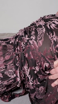 Mrdání v mém oblíbeném robe s nepořádným výstřikem do kundičky