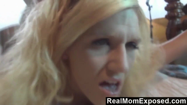 Real Mom Exposed: Blonde Stepmom Emy Banx gets her wet pussy toyed and...