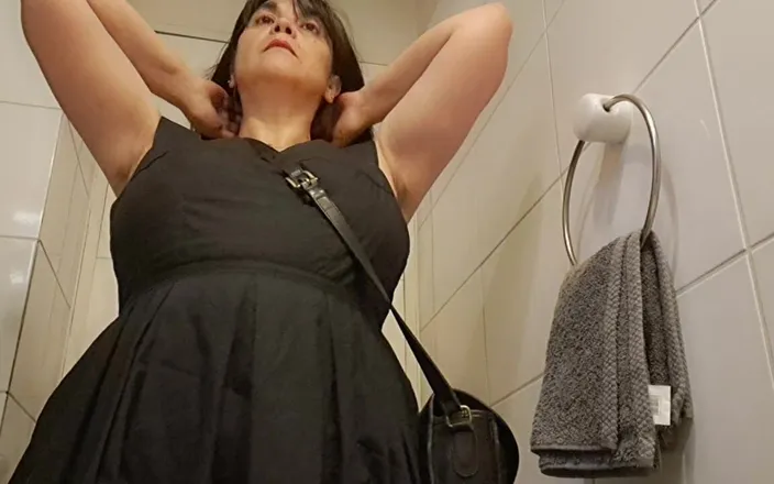 Mommy big hairy pussy: Hairy Pussy Stokings Un Toilet Fuck Big Dick Stepmom