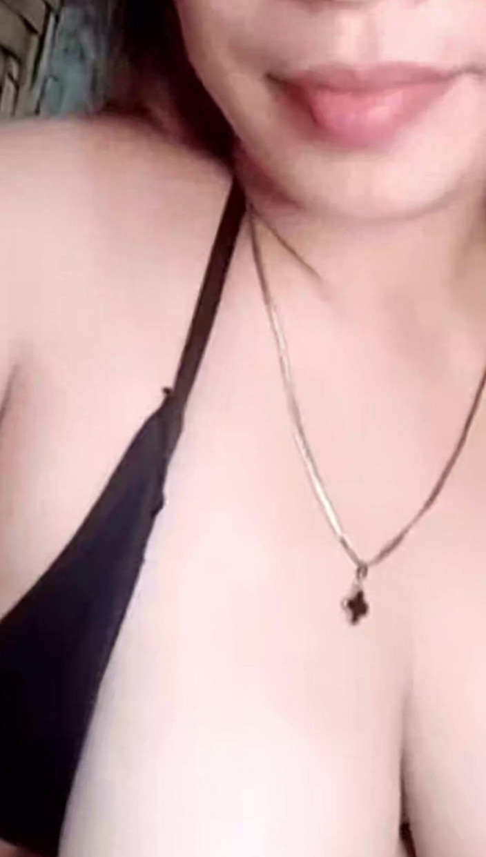 Carol Rayos De Guzman: エッチなアジアのティーンがセックスを吹く