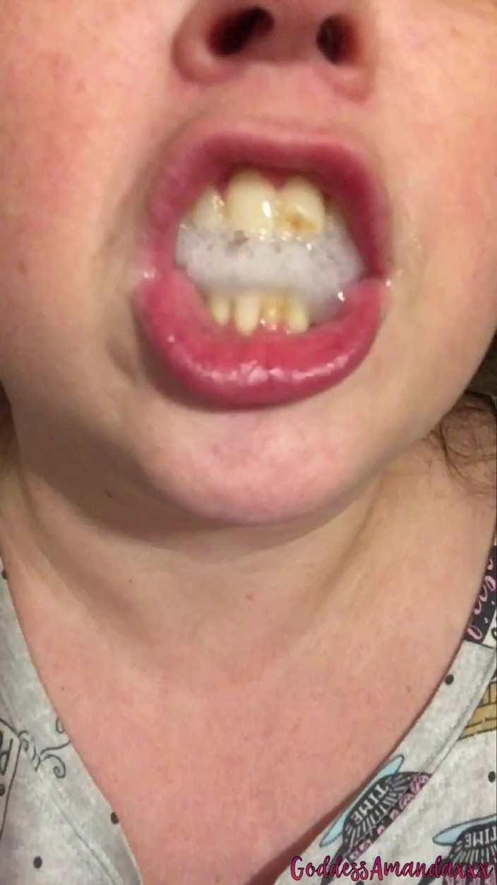 Goddess Amanda: Holení podpaží vlasy a polykání spermatu