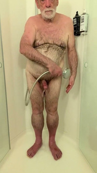 Coach Karl Starts His Hot Shower 7221