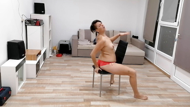 bekycarril: Beky thoát y