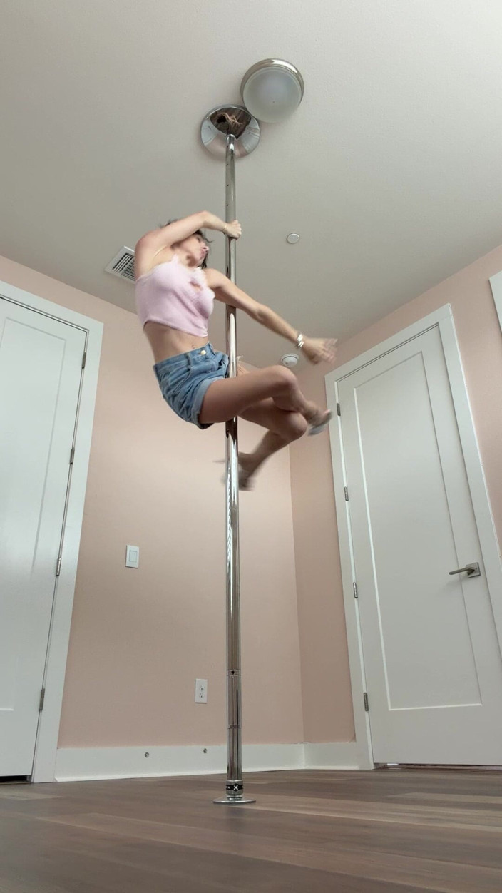 SavvyStar: Havin a Ball Dancing to Oldies
