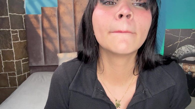 Angellkink: I Put Gloss on My Lips