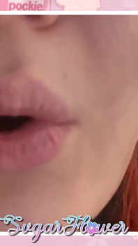 POV : Tu es renversée et tu te branles sous mon souffle matinal